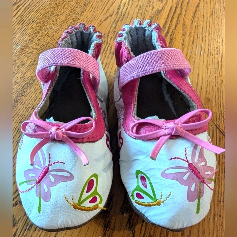 Robeez leather butterfly baby shoes Sz 6-12 months